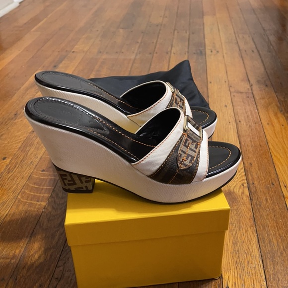 FENDI discontinued style white wedges 7.5 - Picture 2 of 4